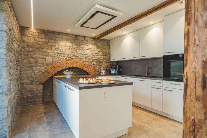 Küche mit Obstschale