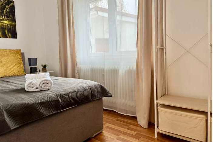 Schlafzimmer 2 