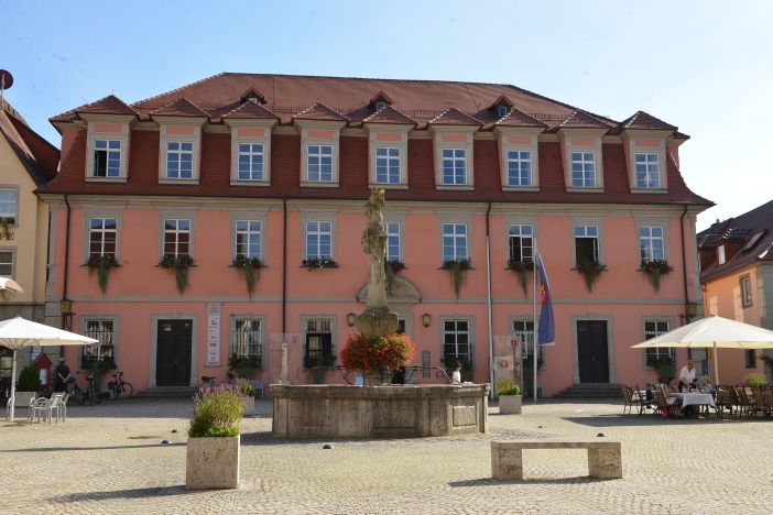 Rathaus vom Marktplatz aus